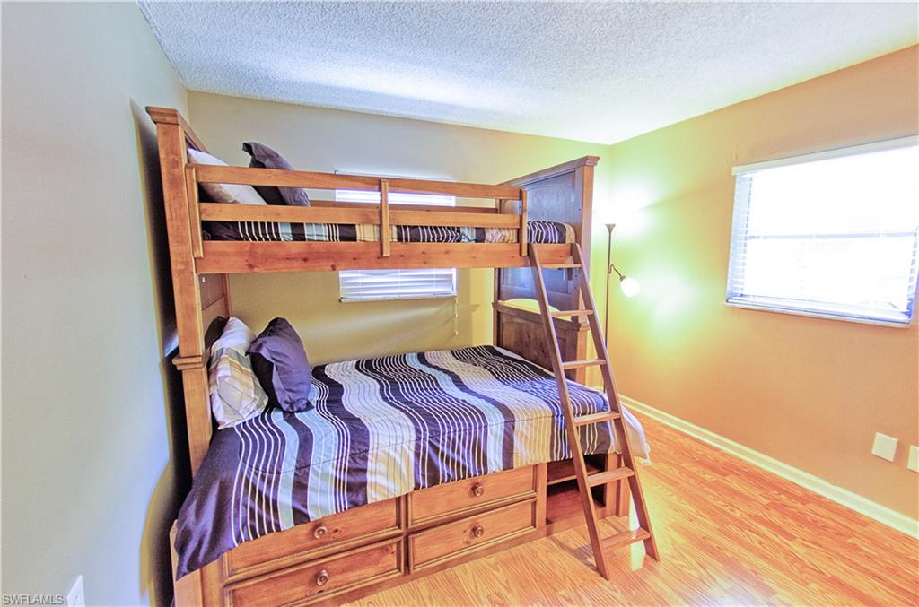 NAPLES PARK - Residential