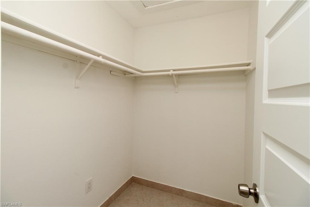 NAPLES PARK - Residential