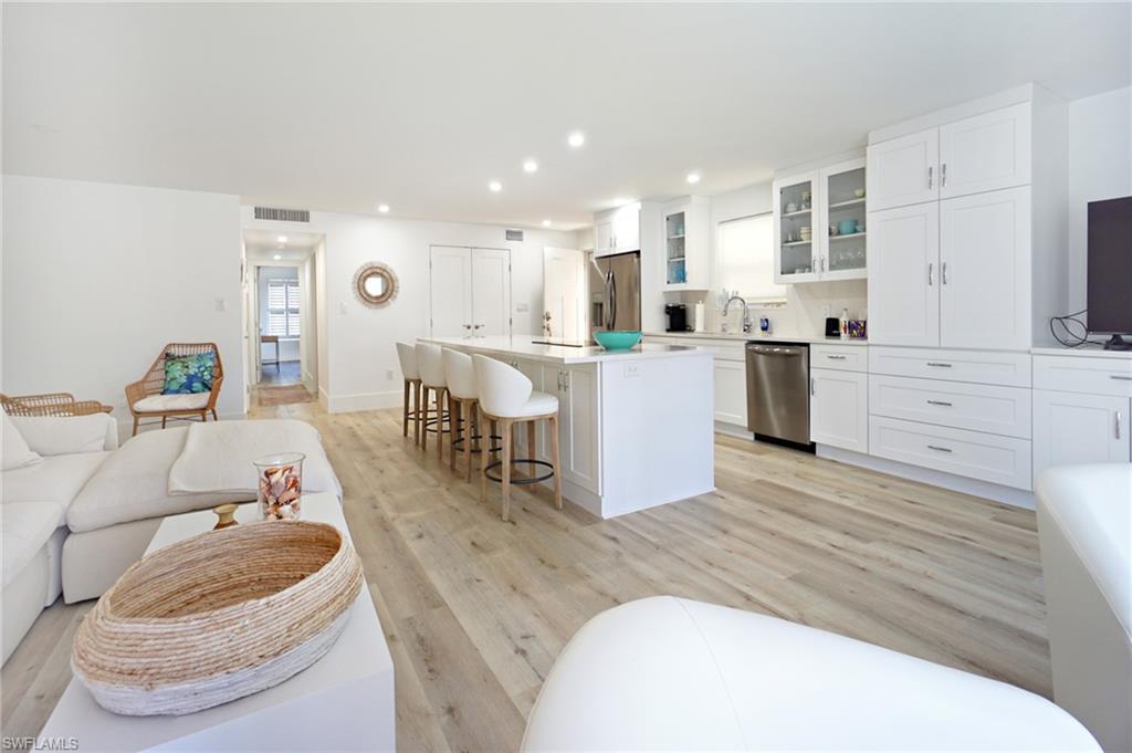 1910 Gulf Shore BLVD N 102