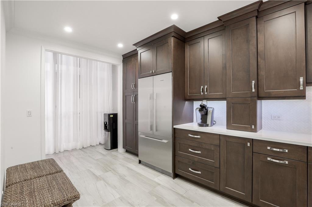 HIDEAWAY BEACH - Residential