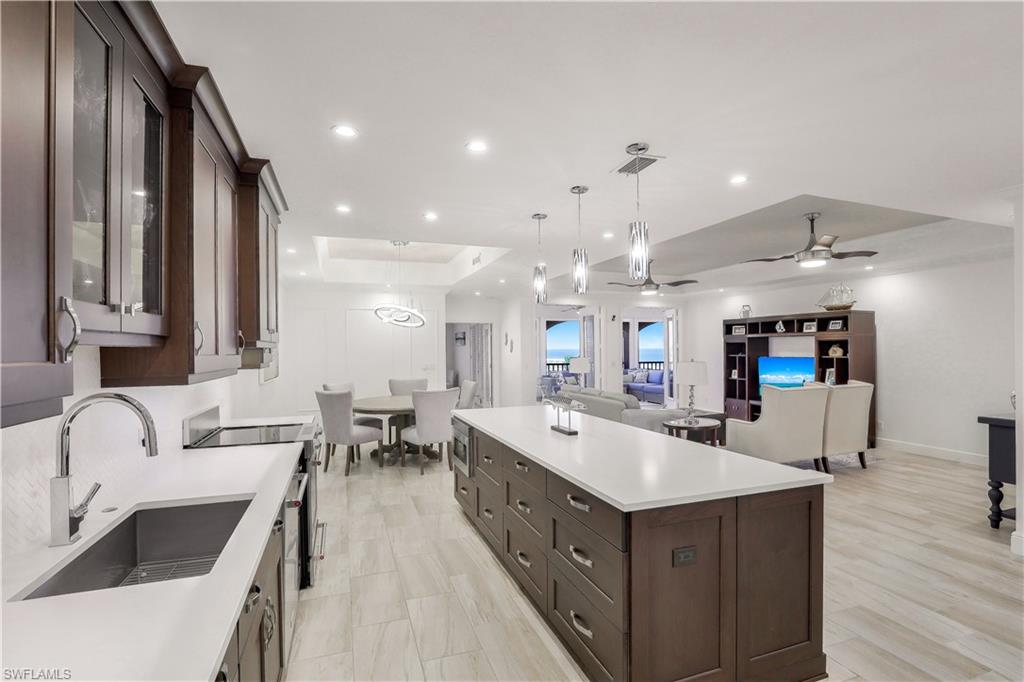 HIDEAWAY BEACH - Residential