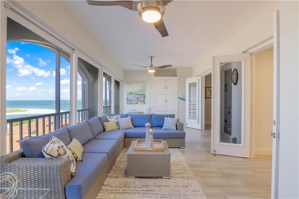 HIDEAWAY BEACH - Residential