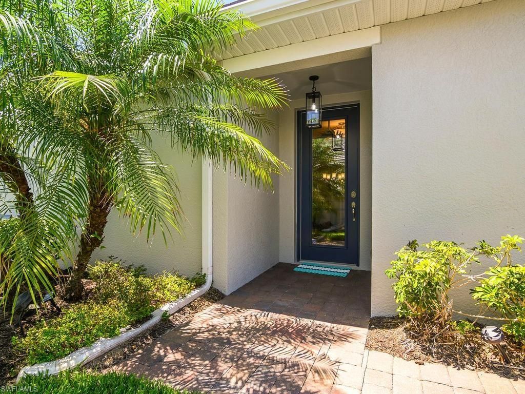 Photo of 14867 Edgewater CIR, NAPLES, FL 34114 (MLS # 226019046)