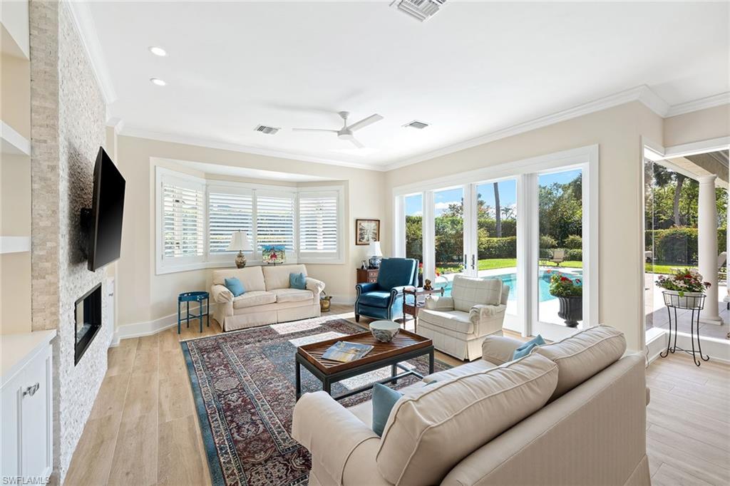 OAKMONT - Residential