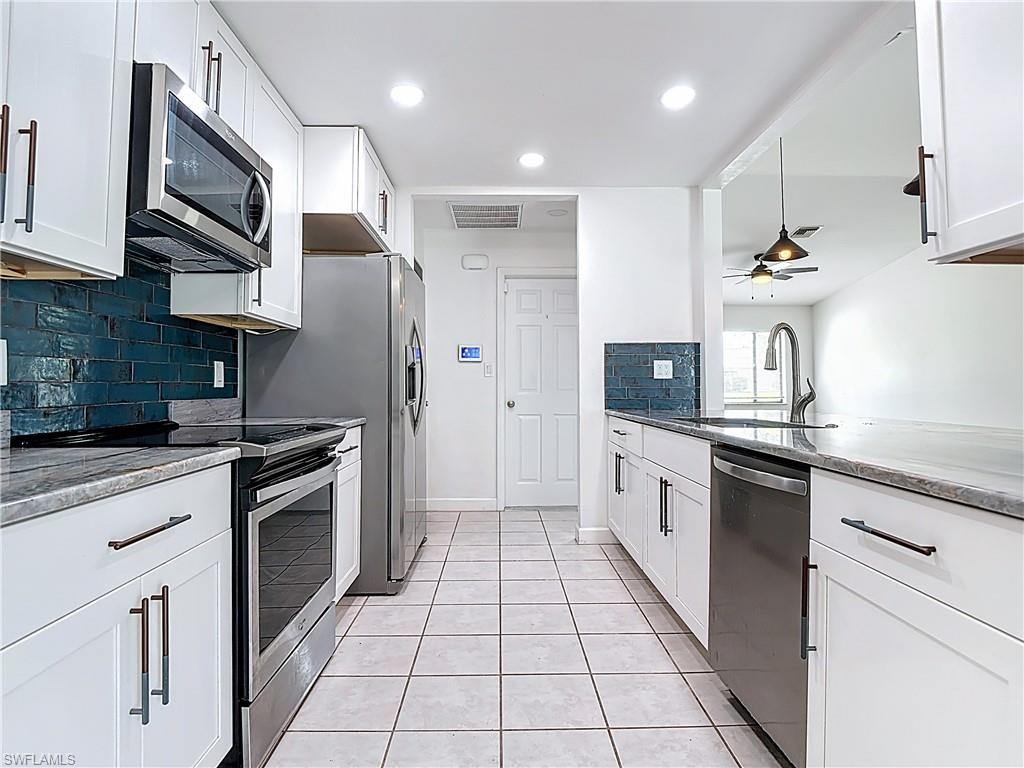 SAN CARLOS PARK - Residential