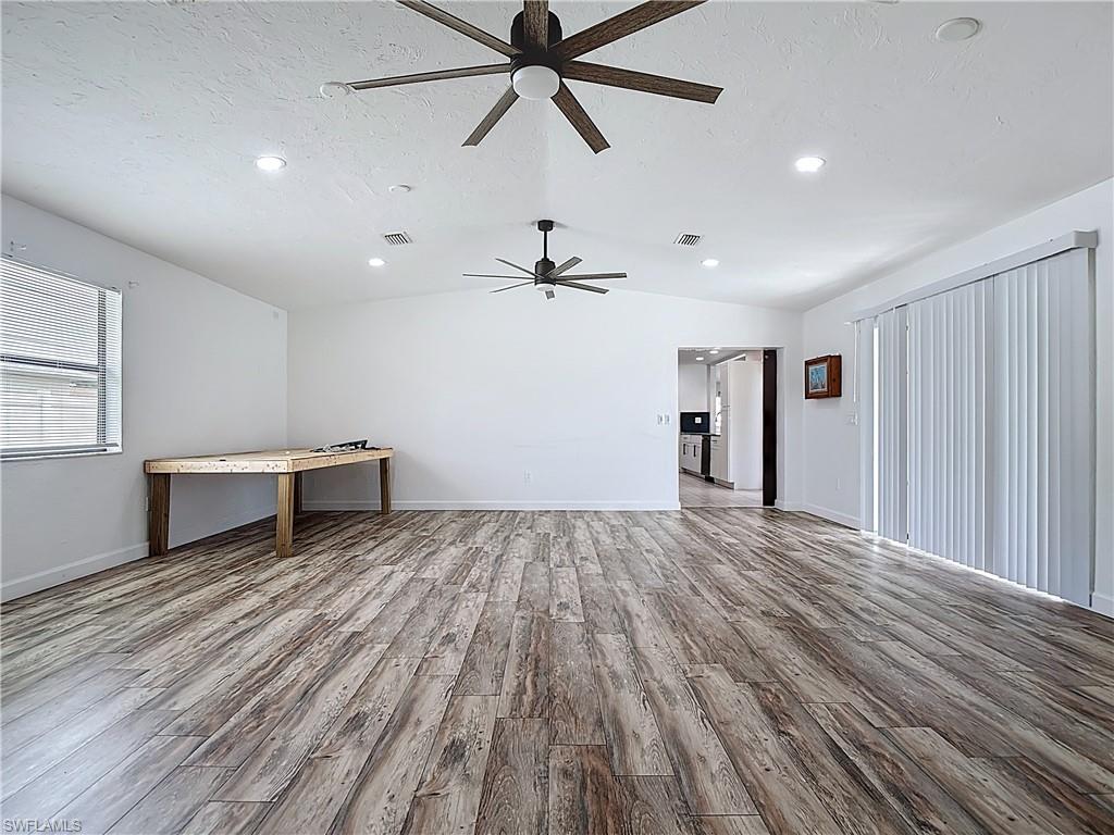 SAN CARLOS PARK - Residential