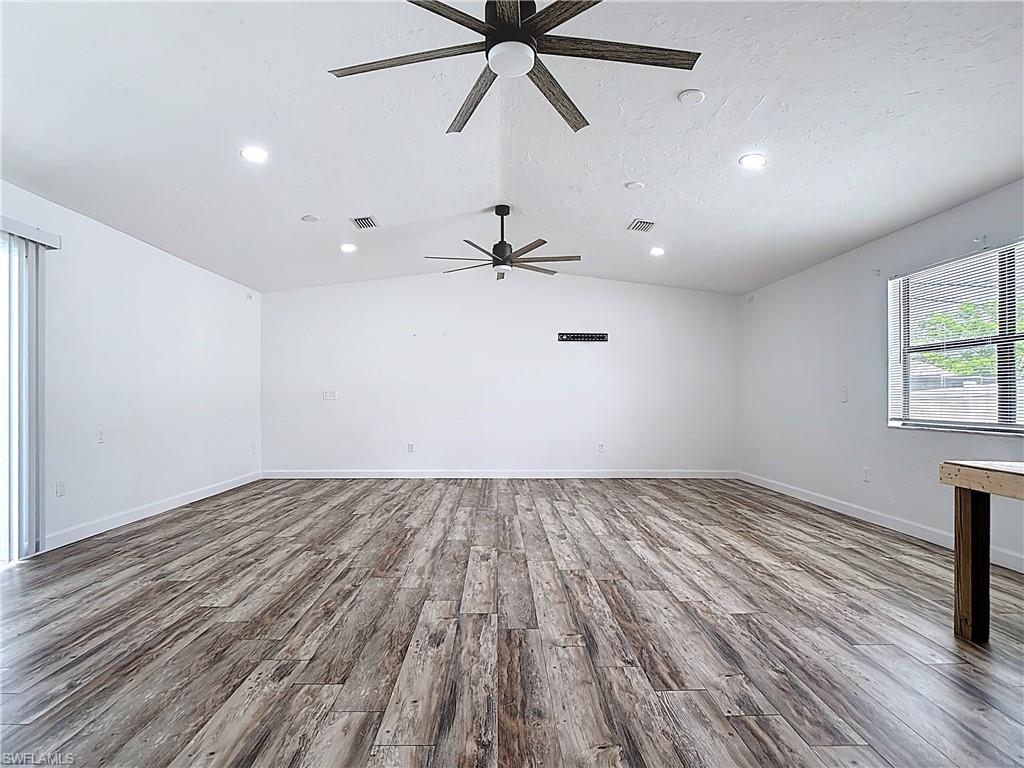 SAN CARLOS PARK - Residential