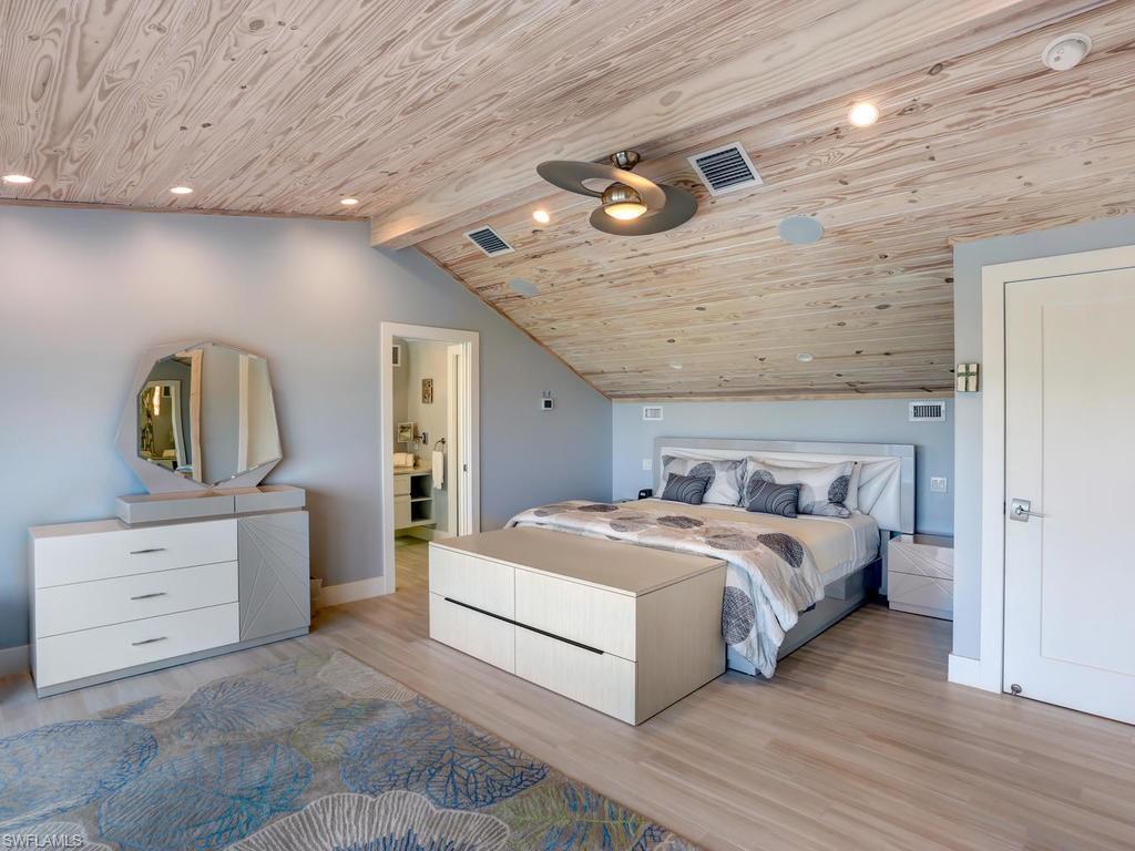 BEACH HOMES - Residential