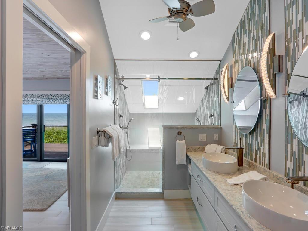 BEACH HOMES - Residential