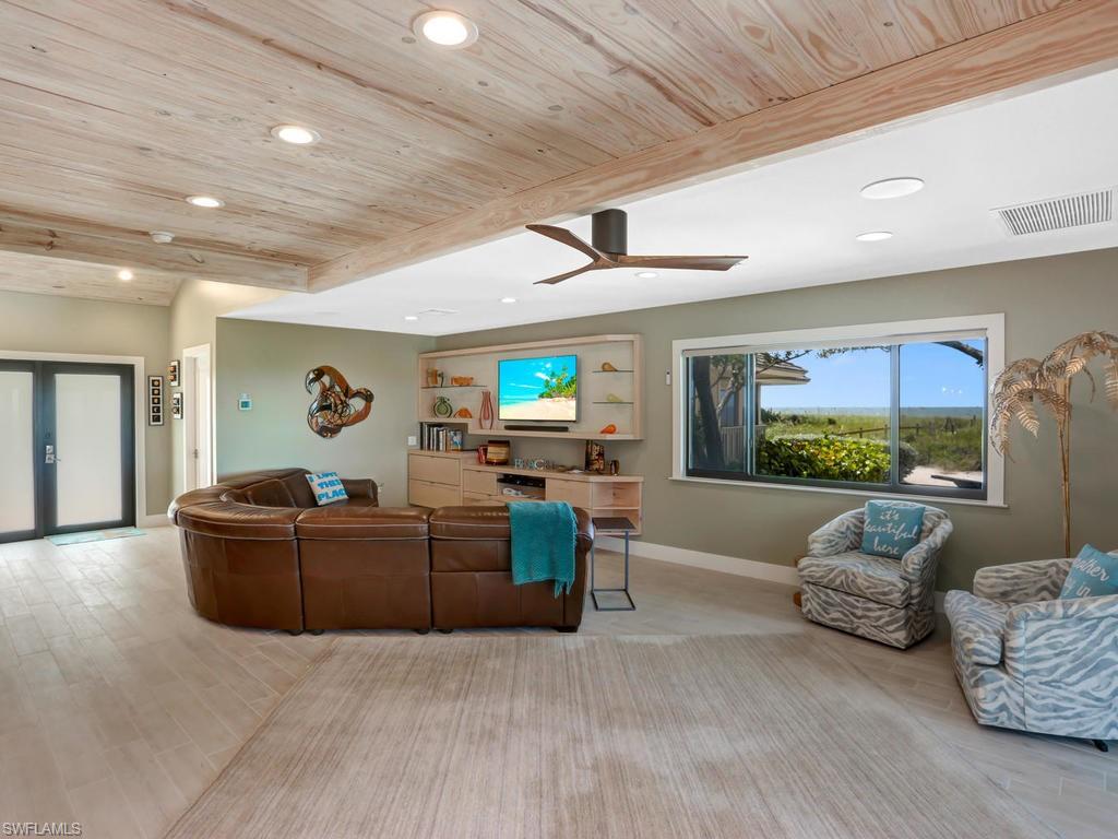 BEACH HOMES - Residential