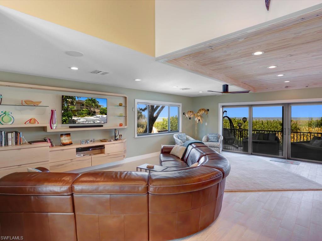 BEACH HOMES - Residential