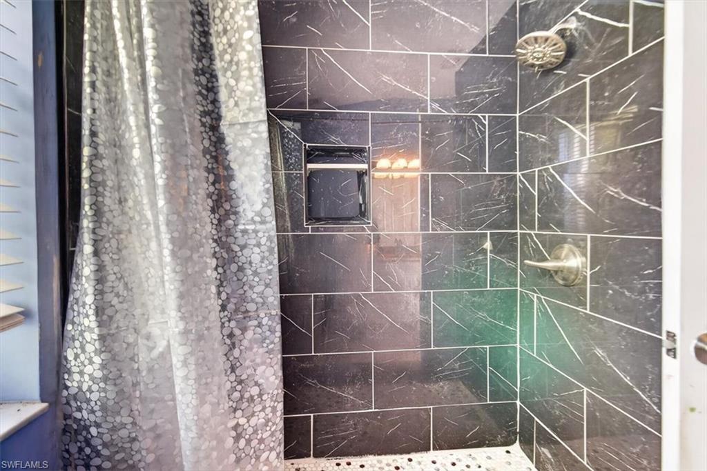 MOON LAKE - Residential