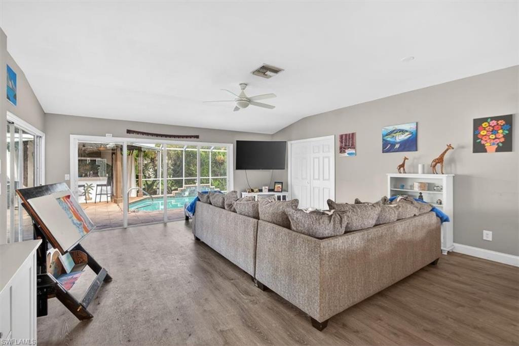 MOON LAKE - Residential