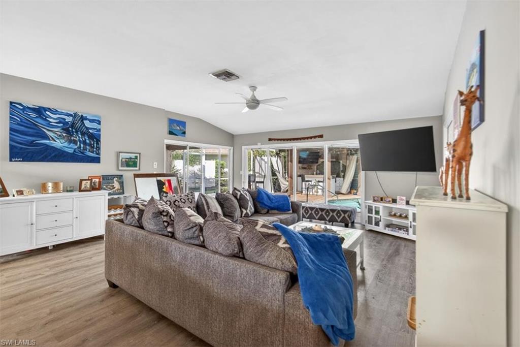 MOON LAKE - Residential