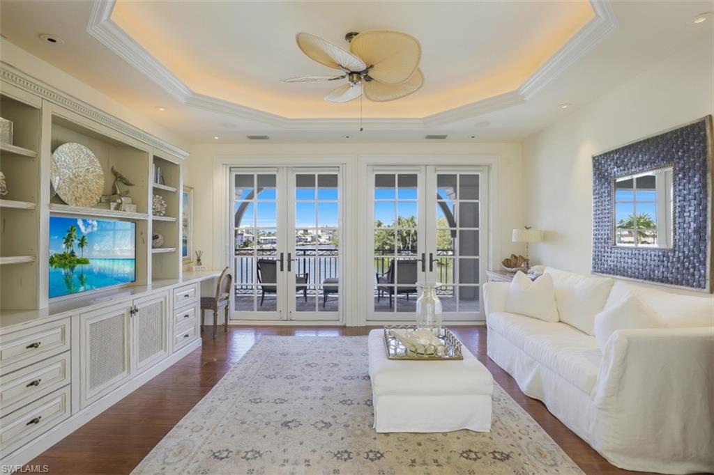 MOORINGS - Residential