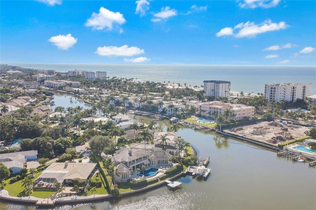 MOORINGS - Residential