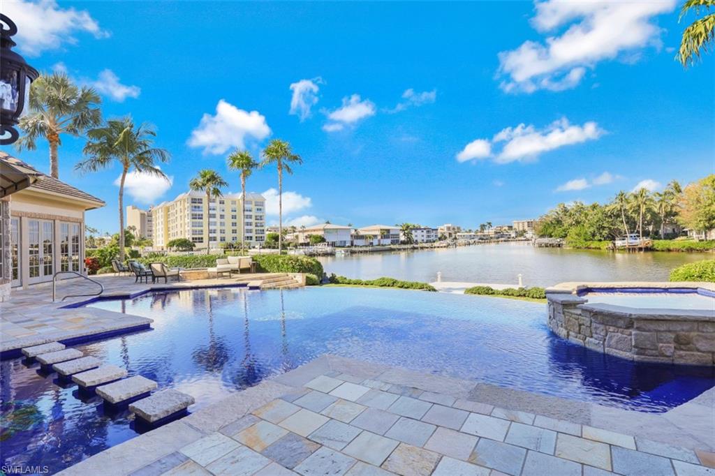 MOORINGS - Residential