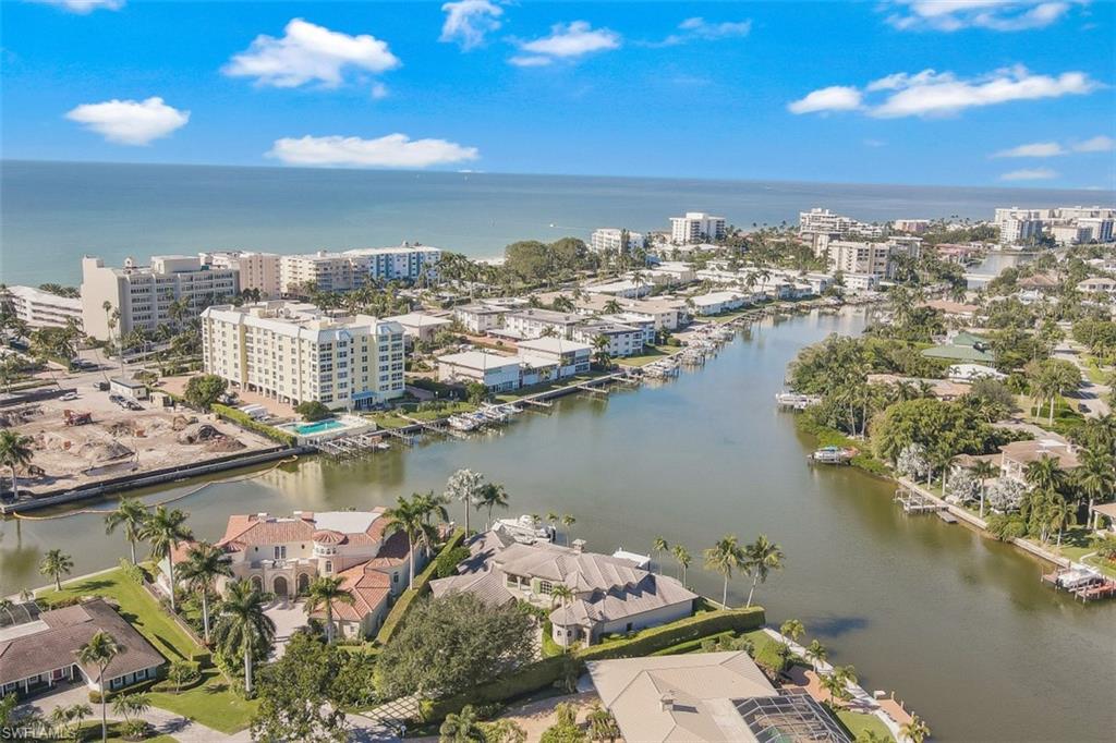 MOORINGS - Residential