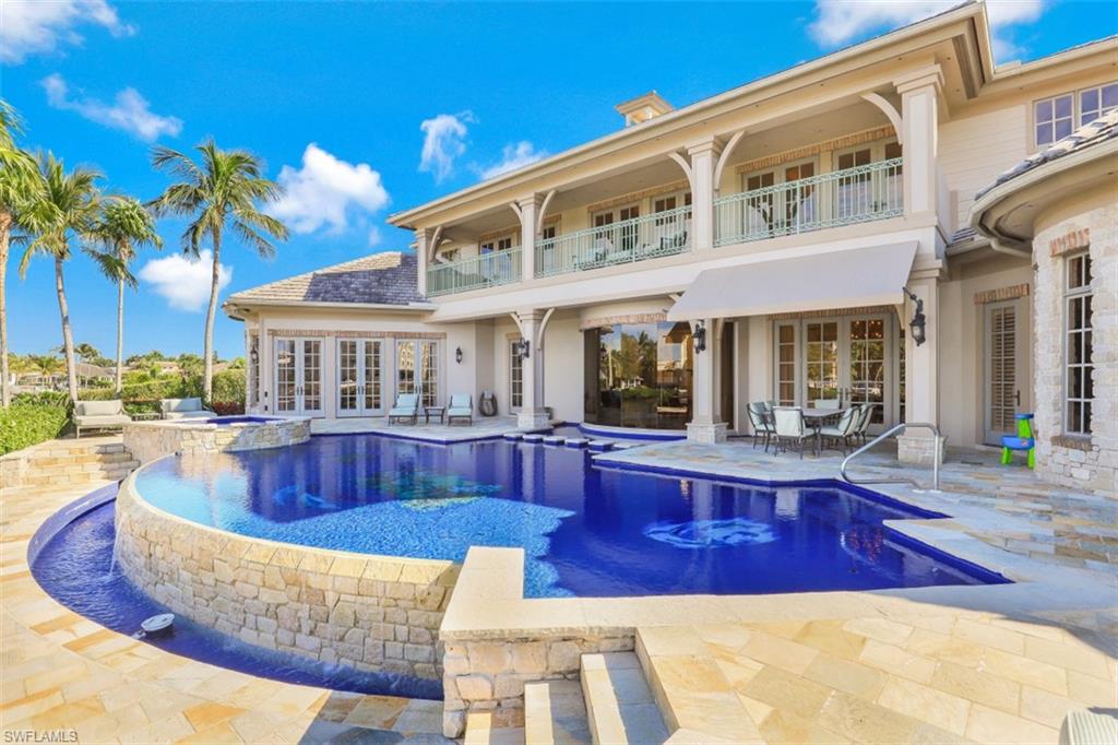 MOORINGS - Residential