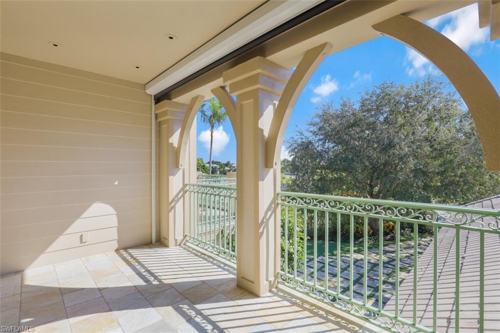 MOORINGS - Residential