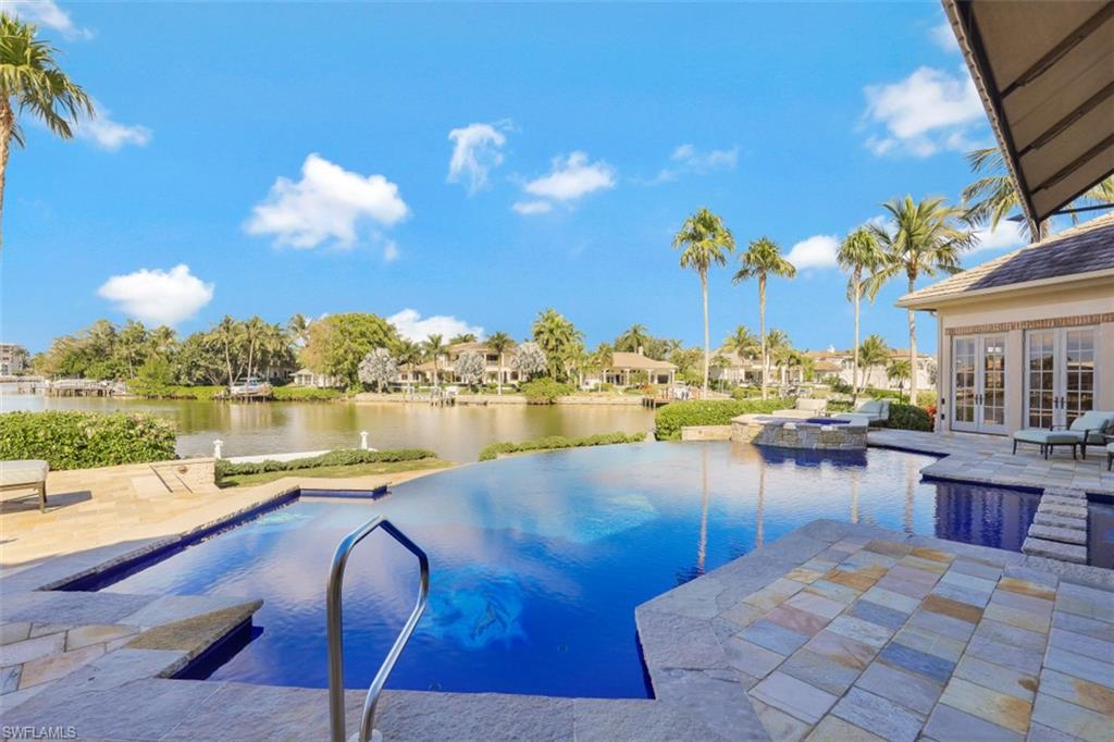 MOORINGS - Residential