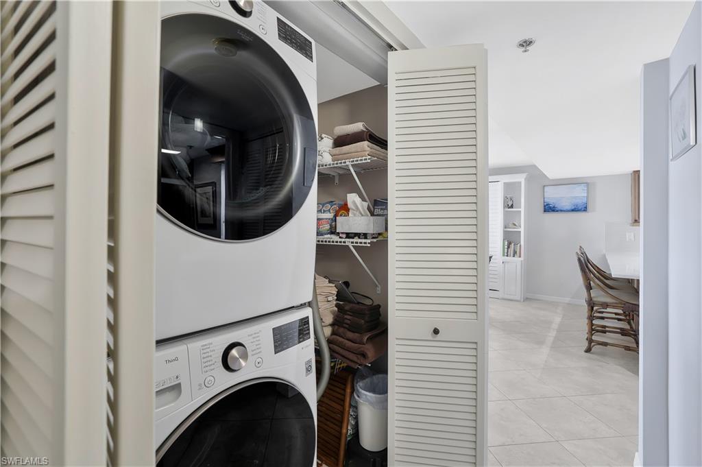 CRESCENT BEACH - Residential