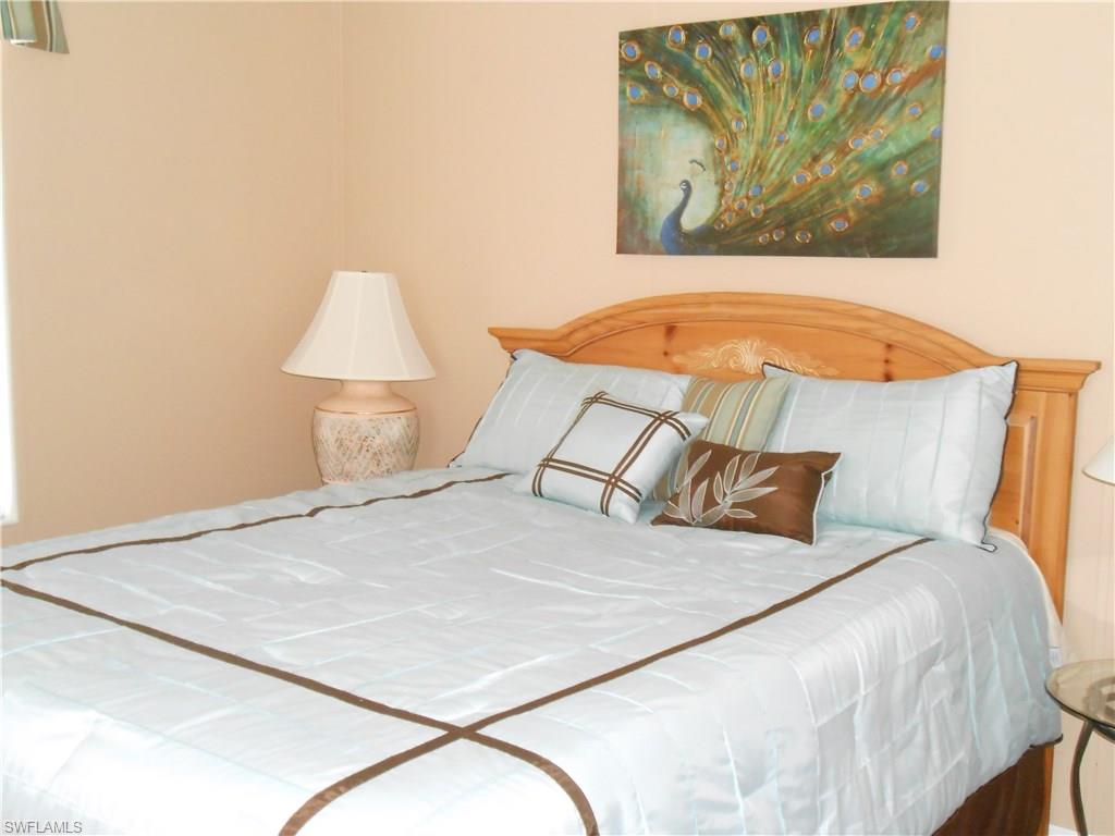 COUNTRY LAKES - Residential