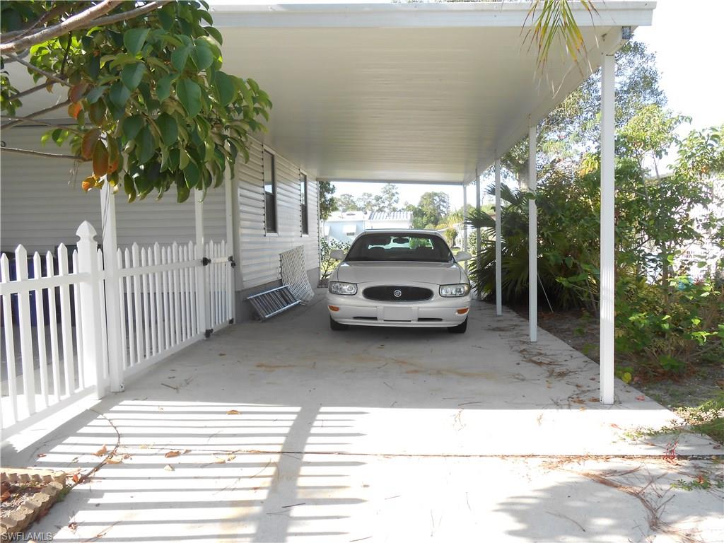 COUNTRY LAKES - Residential