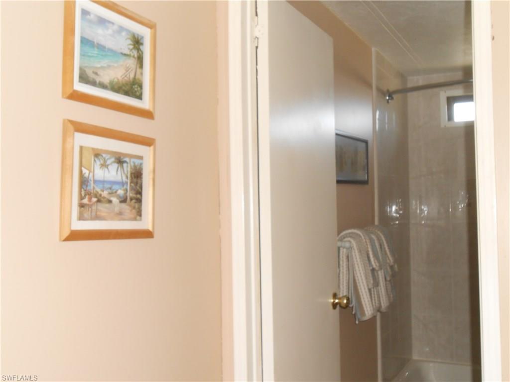 COUNTRY LAKES - Residential