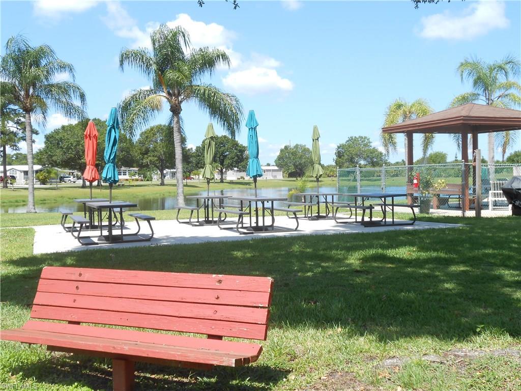 COUNTRY LAKES - Residential