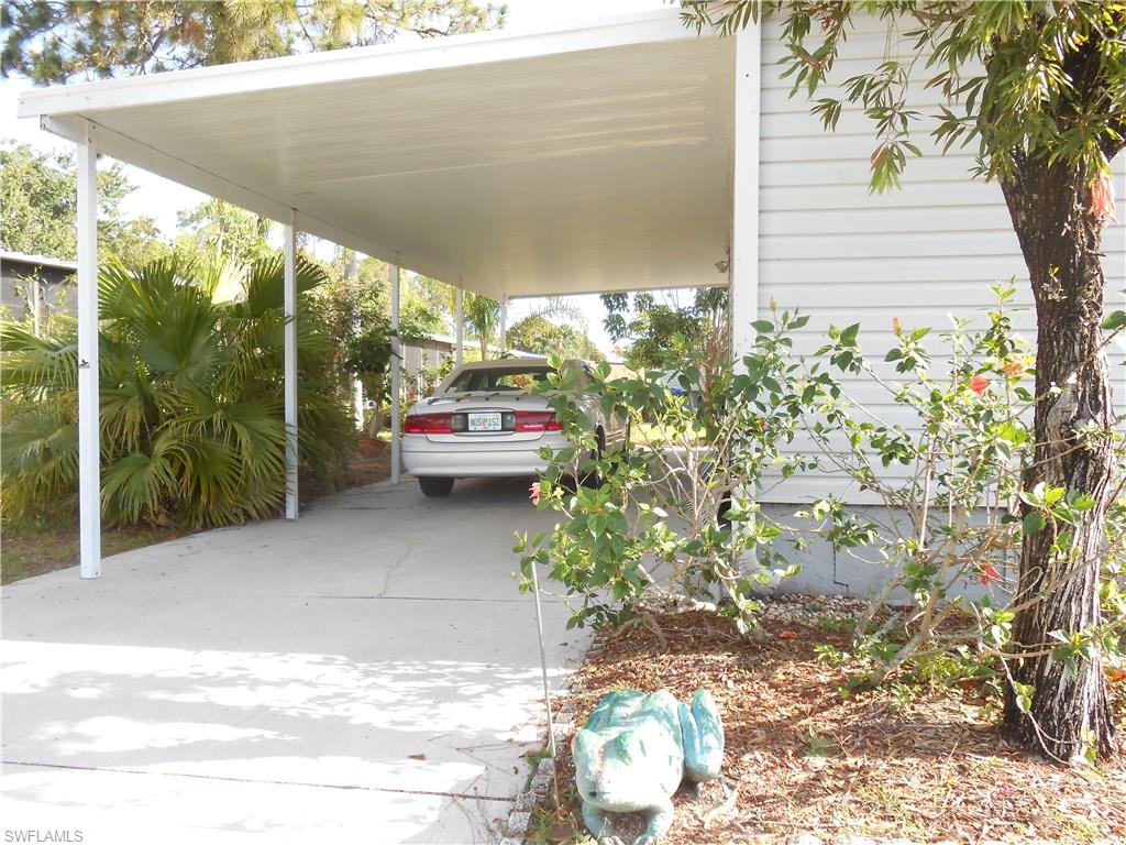 COUNTRY LAKES - Residential