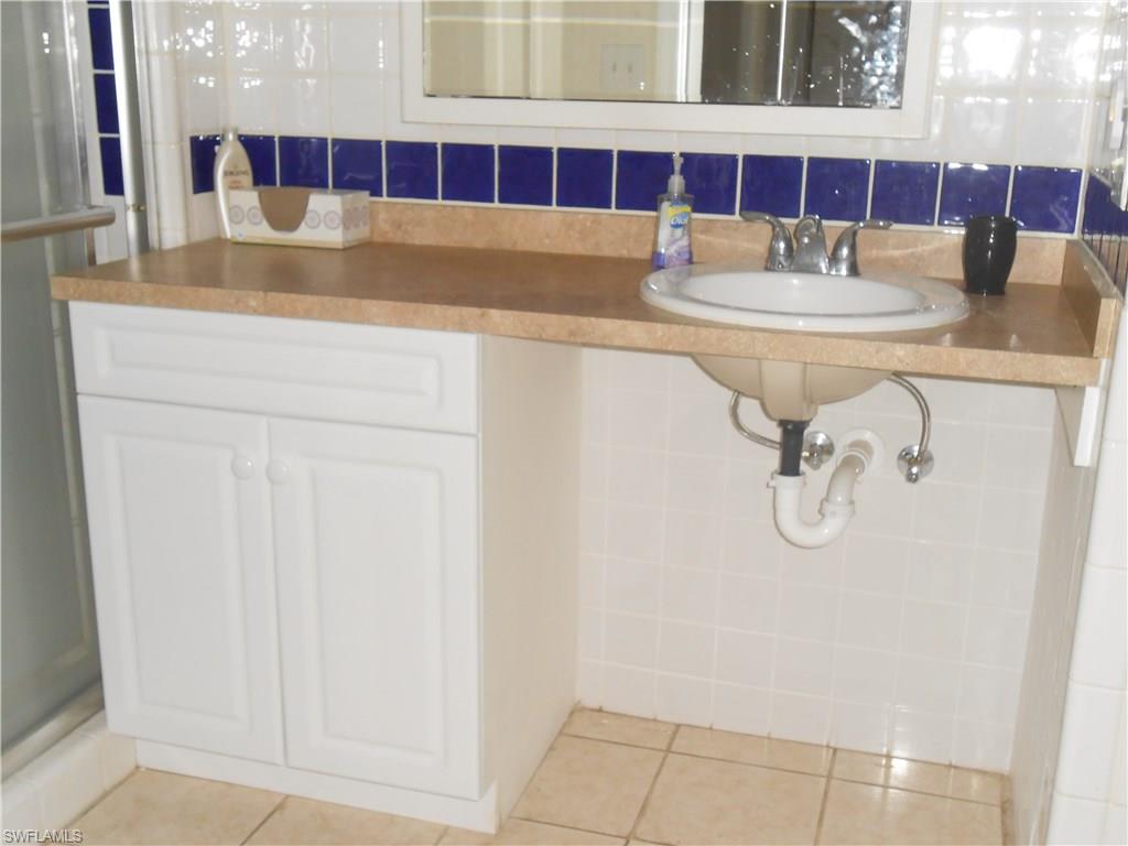 COUNTRY LAKES - Residential