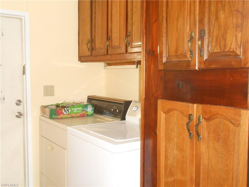 COUNTRY LAKES - Residential