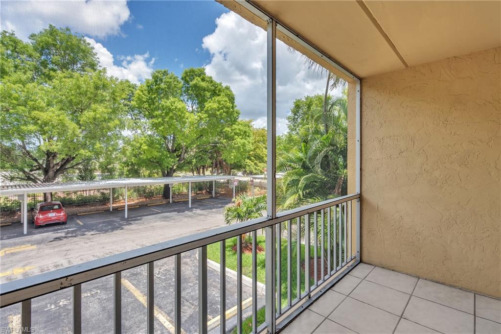 TOWERS CONDO - Residential
