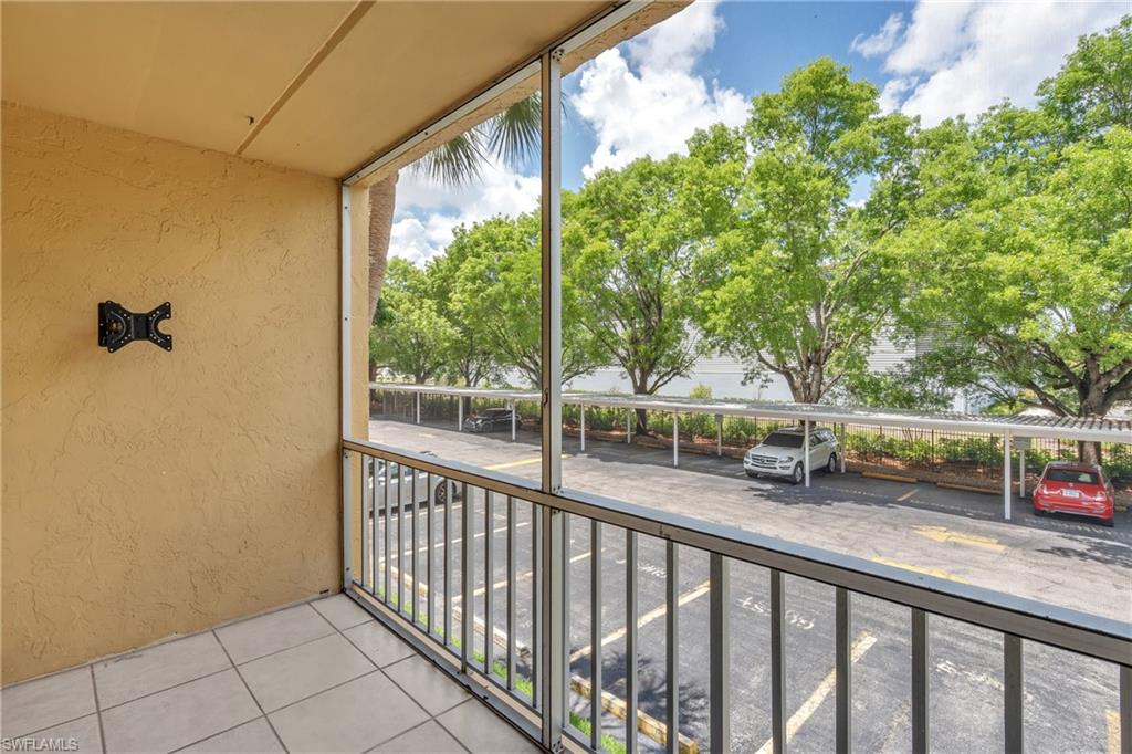 TOWERS CONDO - Residential