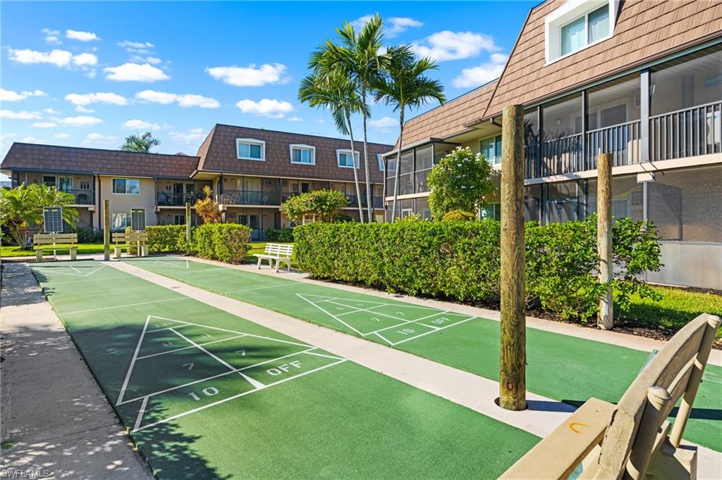 ISLAND MANOR APTS - Residential