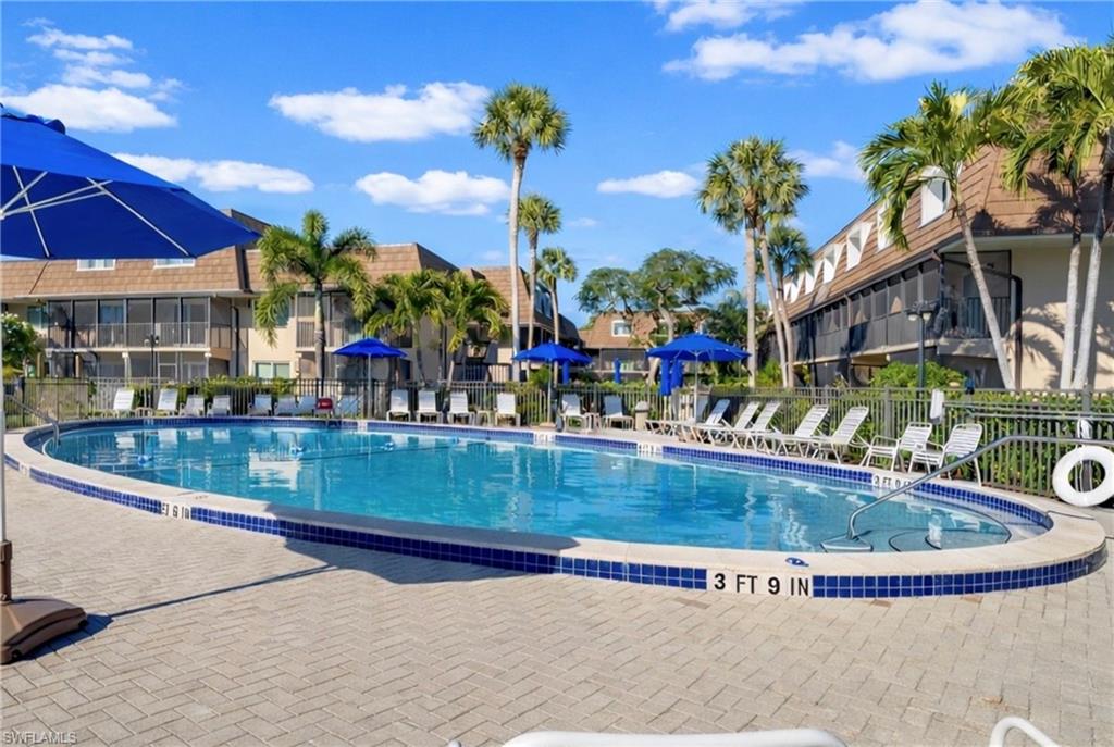 ISLAND MANOR APTS - Residential