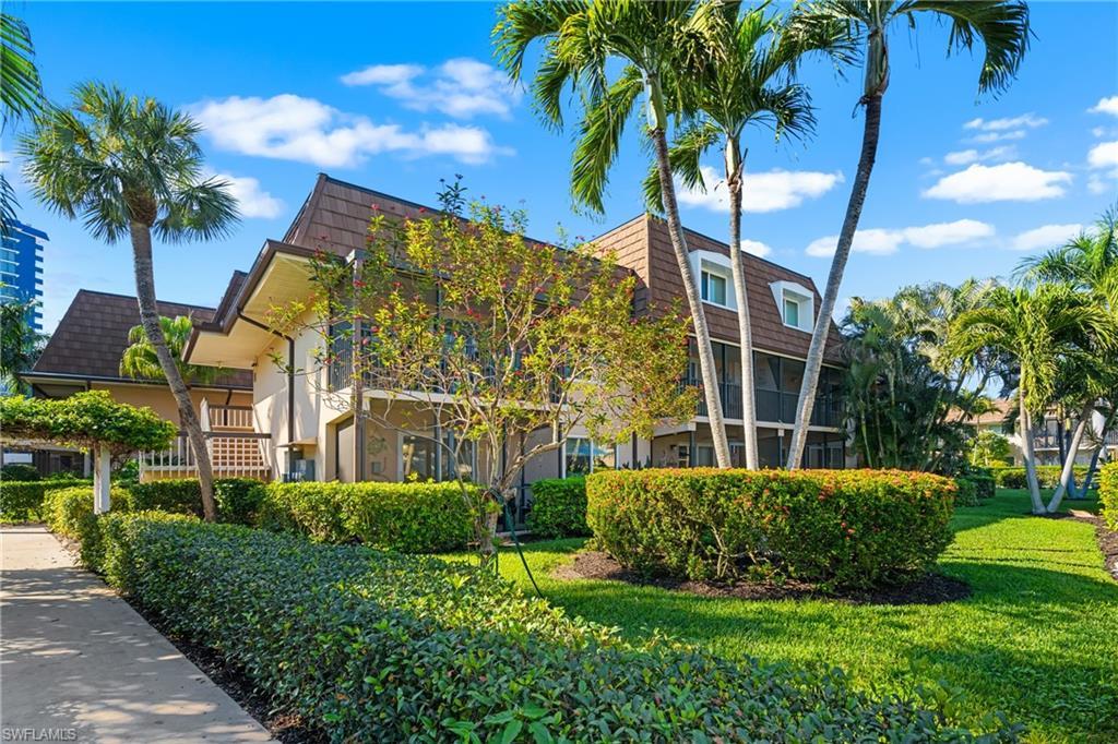 ISLAND MANOR APTS - Residential