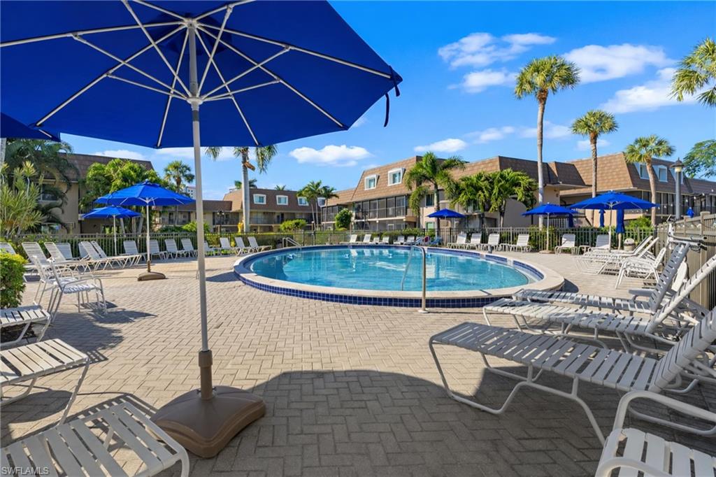 ISLAND MANOR APTS - Residential