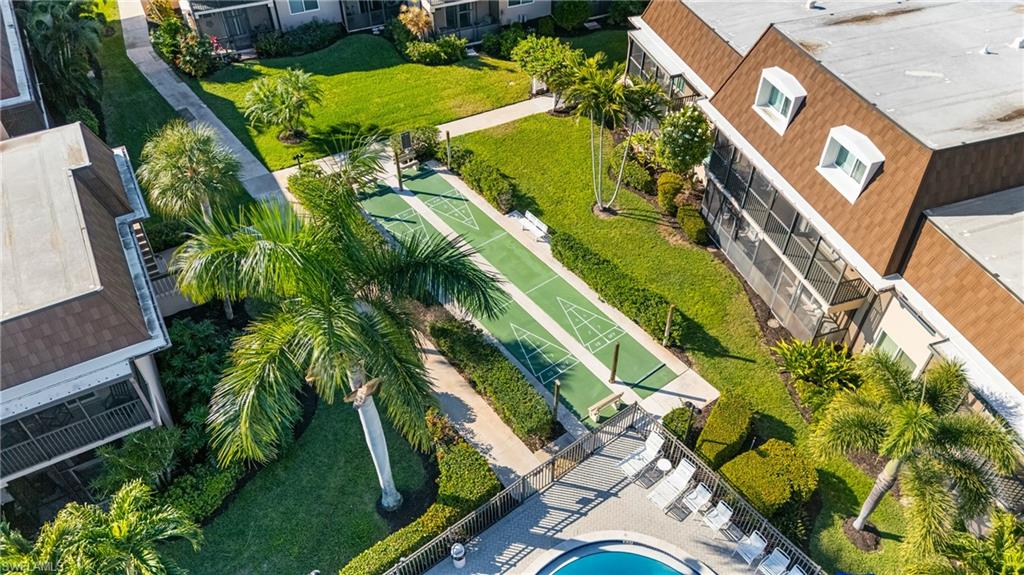 ISLAND MANOR APTS - Residential