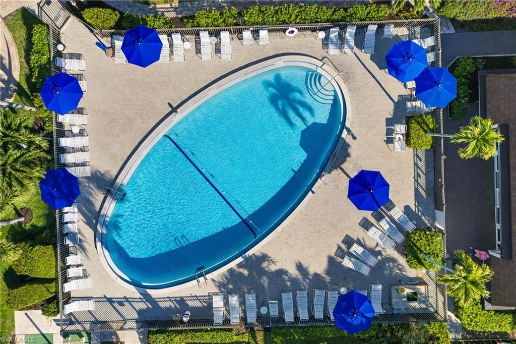 ISLAND MANOR APTS - Residential