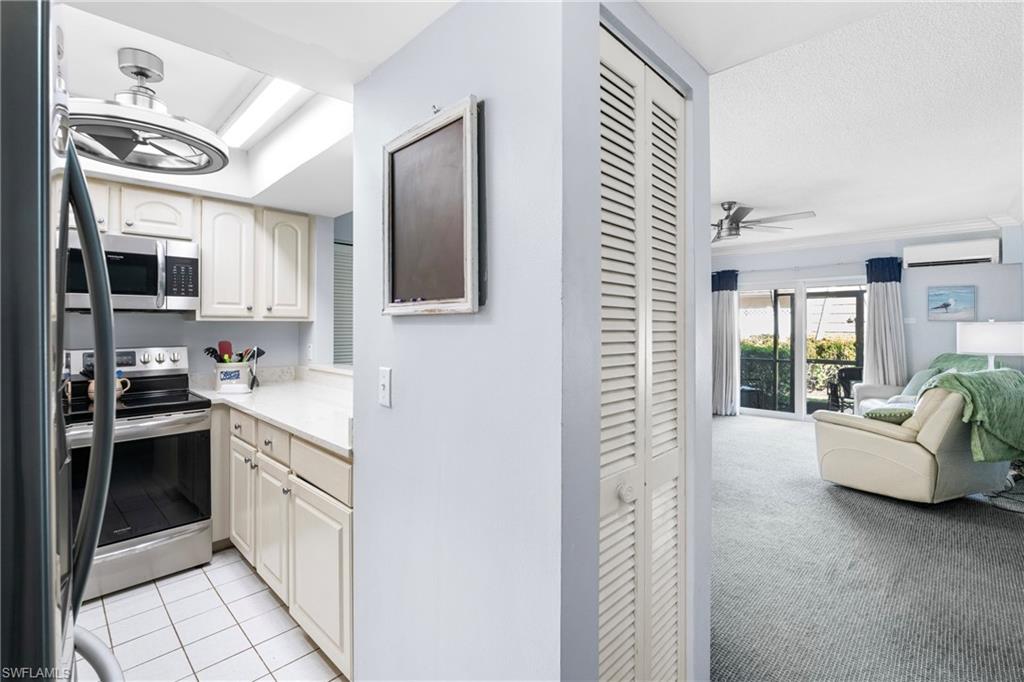 ISLAND MANOR APTS - Residential