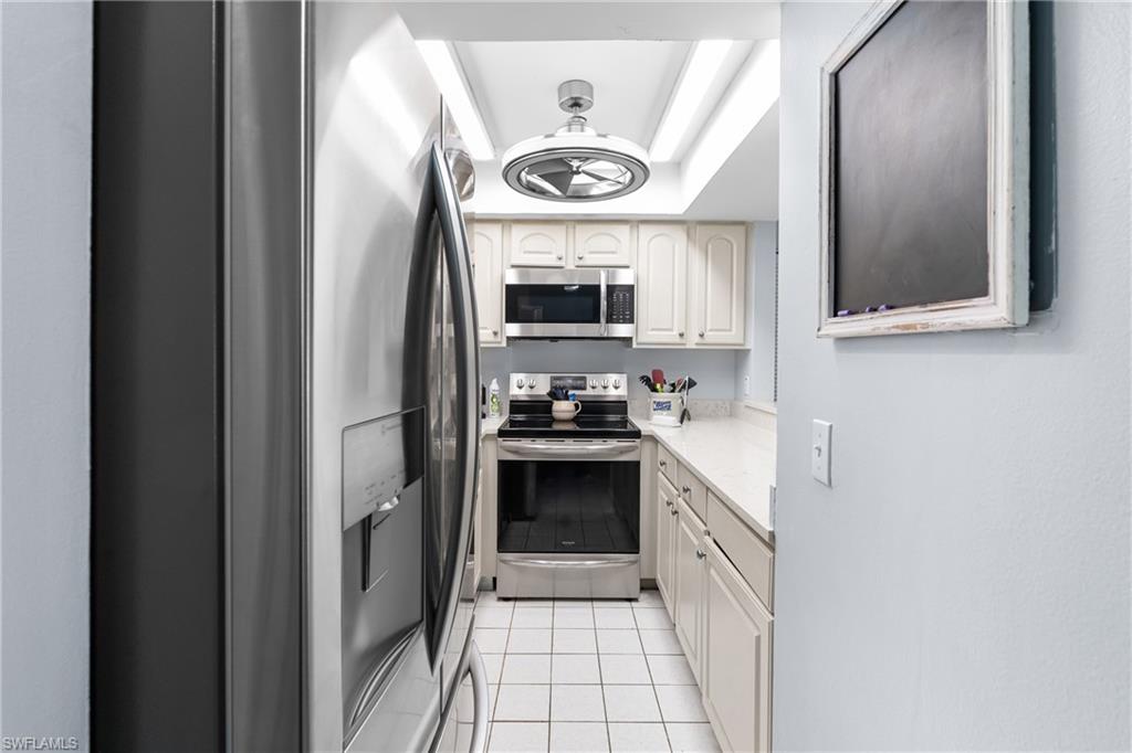 ISLAND MANOR APTS - Residential