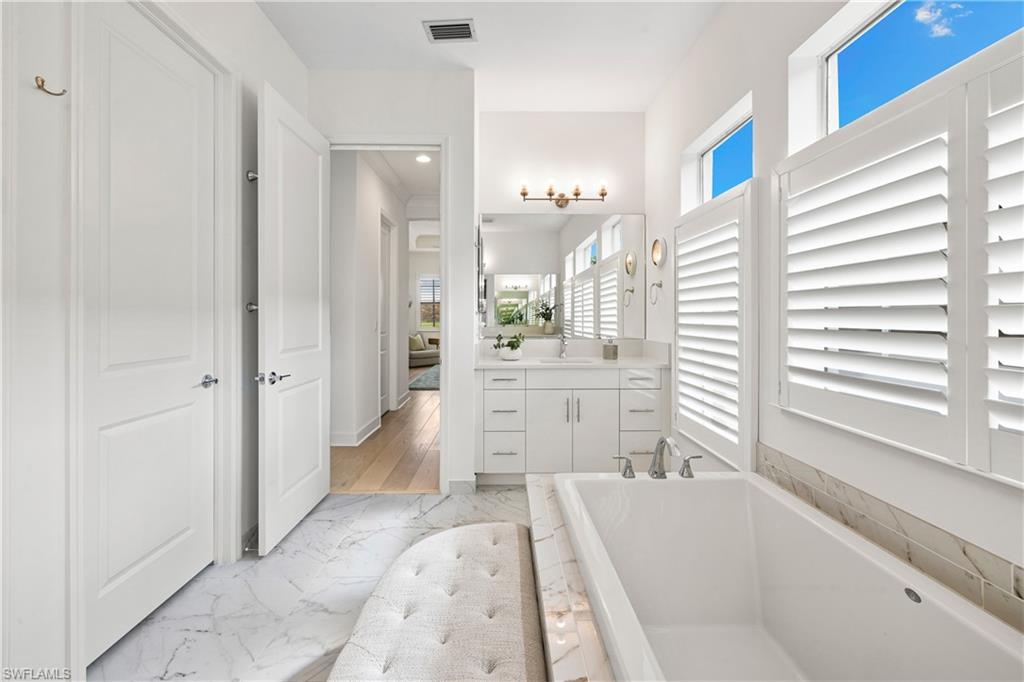 VALENCIA TRAILS - Residential