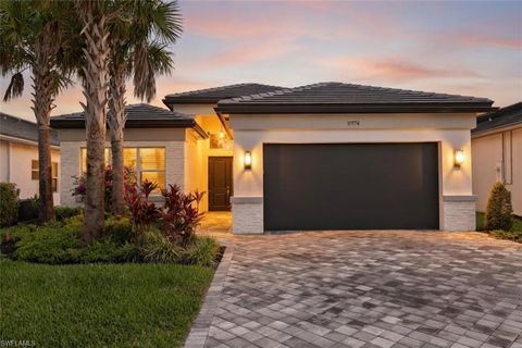 Photo of 11974 Gardenia AVE, NAPLES, FL 34120 (MLS # 226016218)