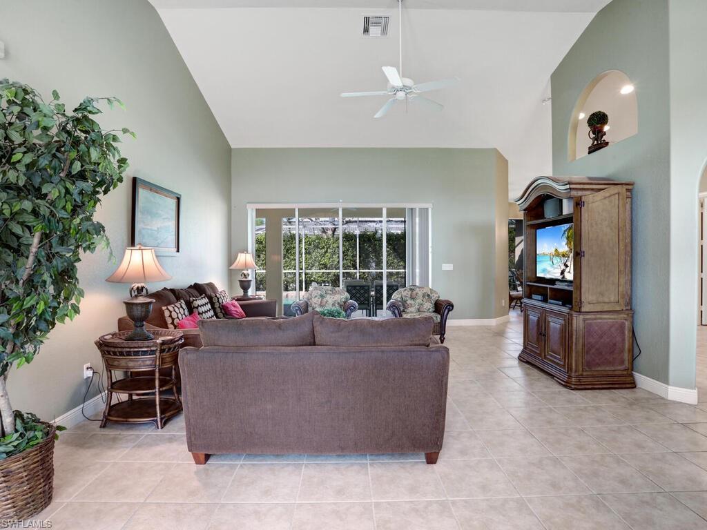 MARCO BEACH - Residential