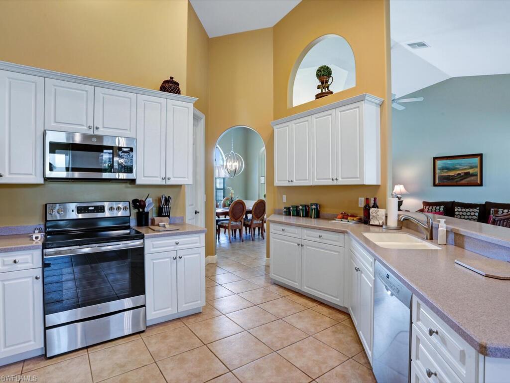 MARCO BEACH - Residential