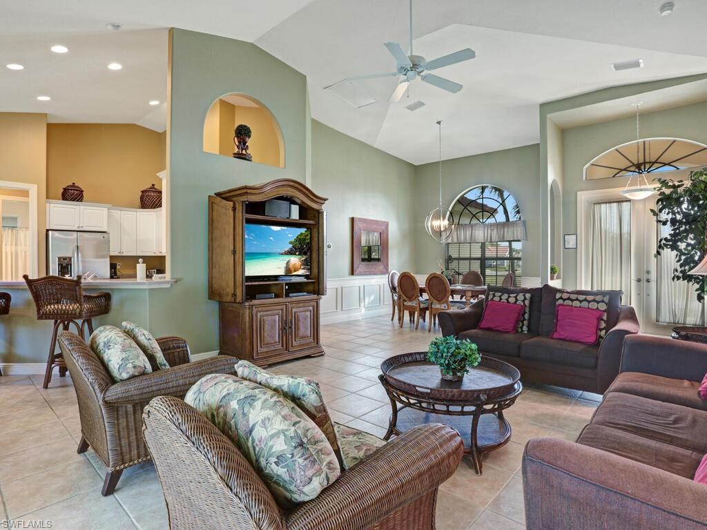 MARCO BEACH - Residential