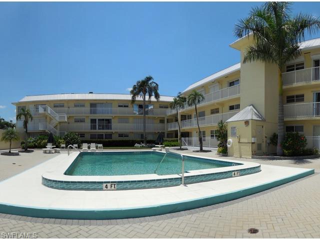 MARINA MANOR - Residential