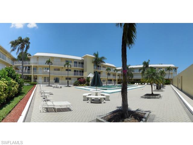 MARINA MANOR - Residential